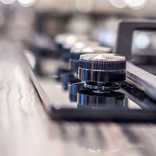 поверхность газ на стекле LEX GVG 640-1 BL 4конф.чугун черн.