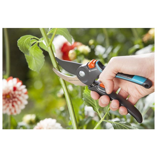 секатор плоскостной GARDENA B/M рычажный привод 15см