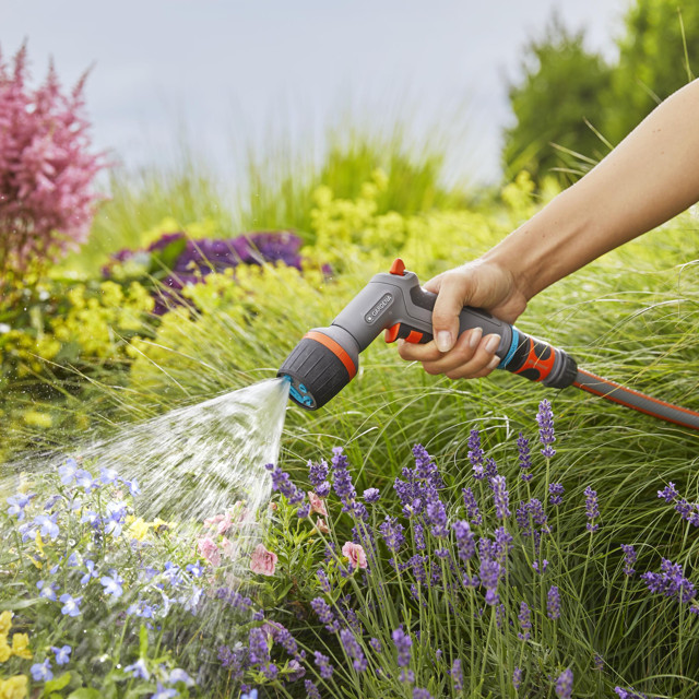 пистолет-наконечник для полива GARDENA Comfort ecoPulse