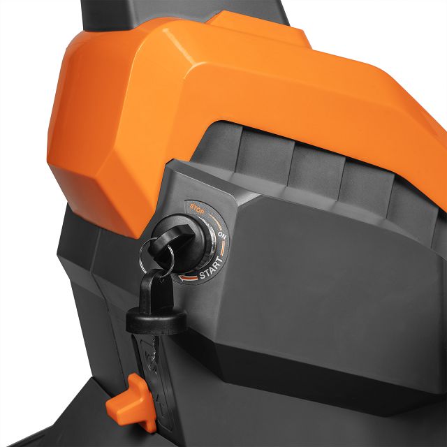 райдер бензиновый DAEWOO DWR 660